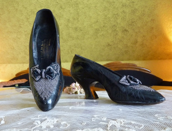 Paire De Chaussures Anciennes Jumeau Circa 19eme Sortie De Paire De Chaussures Anciennes Jumeau Circa 19eme Sortie De