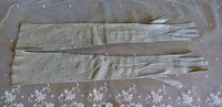 Gants d'opéra anciens, vers 1890-1910