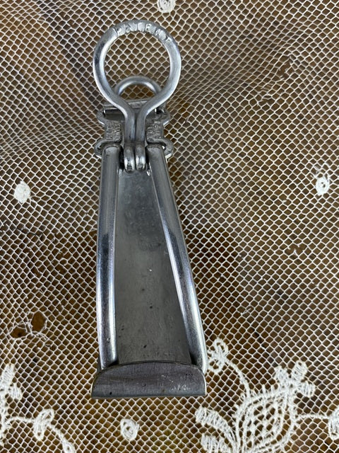 WRIGHT EUREKA Skirt Holder, ca. 1884