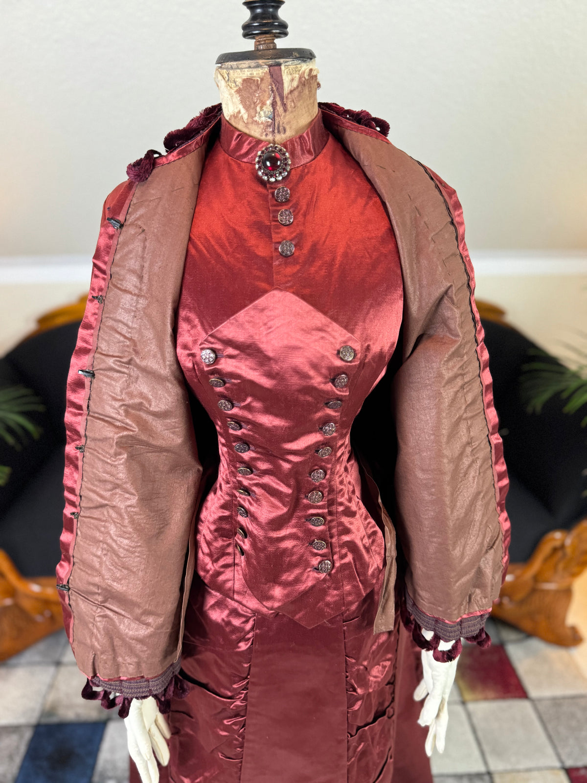 Ensemble de visite victorien antique, vers 1883