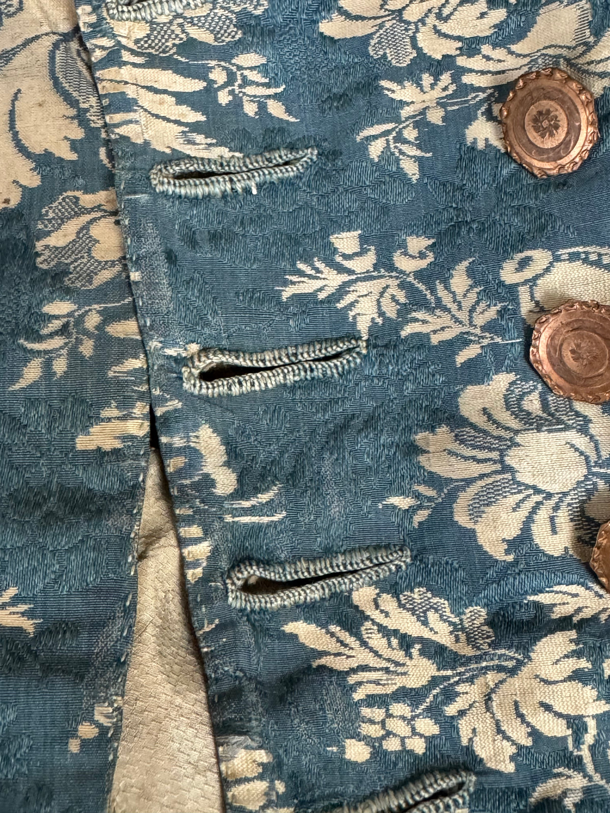 Rococo Caraco 1750 – Blue‑White Floral Silk, Riding‑Style Jacket