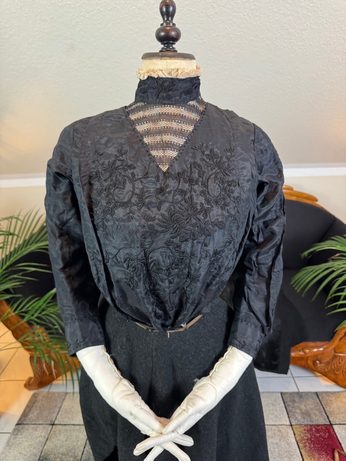 LEGG & MILLARD Antique Riding Ensemble, England, ca. 1904