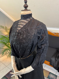 LEGG & MILLARD Antique Riding Ensemble, England, ca. 1904