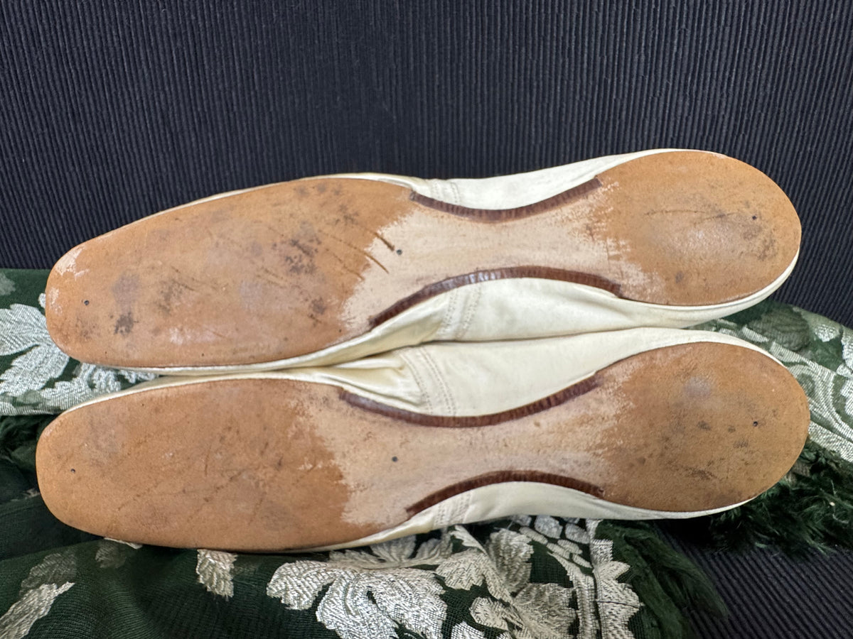 A Lady’s Legacy: Regency-to-Romantic Garments of Mary Newhall, England, ca. 1828