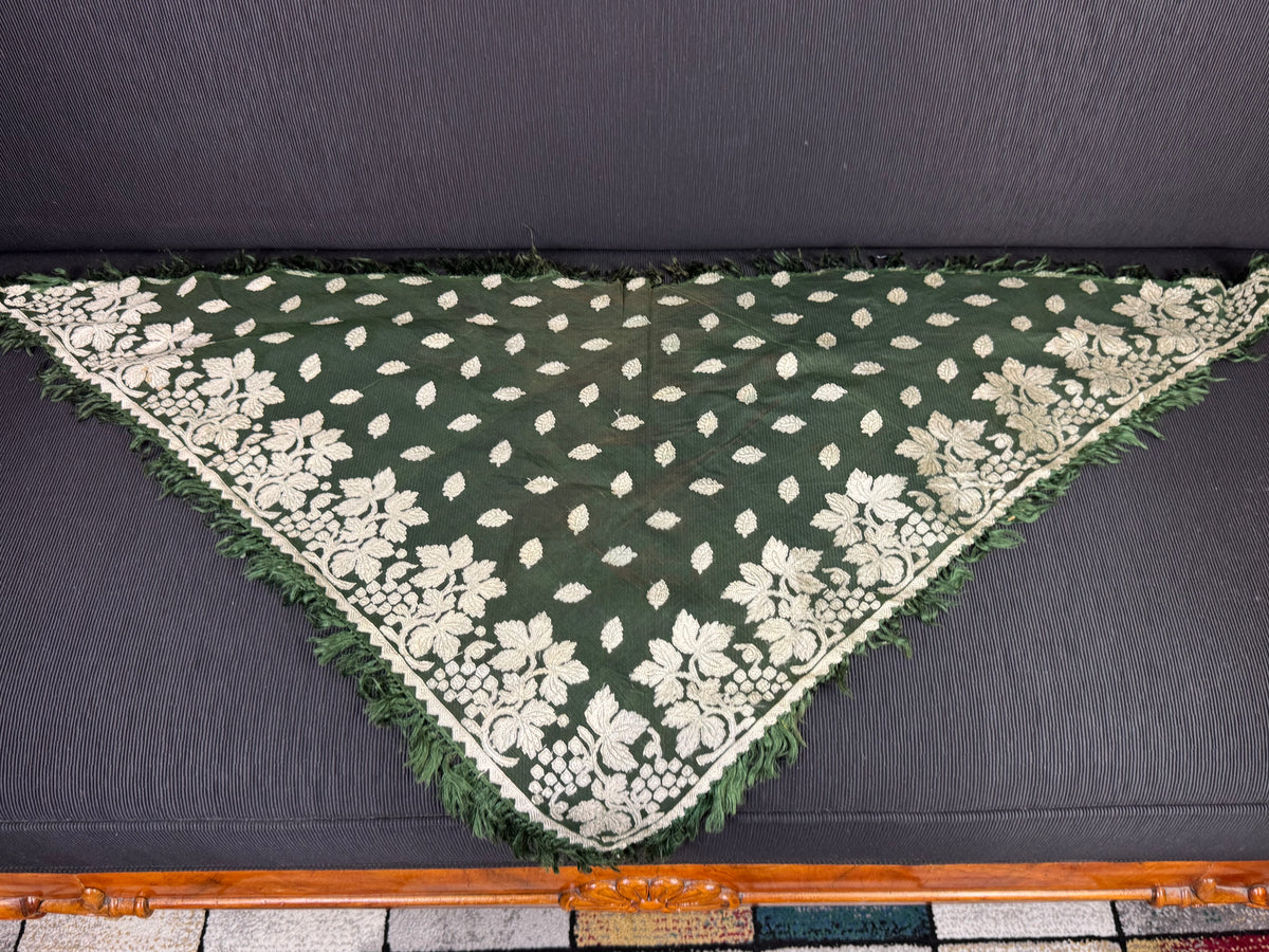 A Lady’s Legacy: Regency-to-Romantic Garments of Mary Newhall, England, ca. 1828