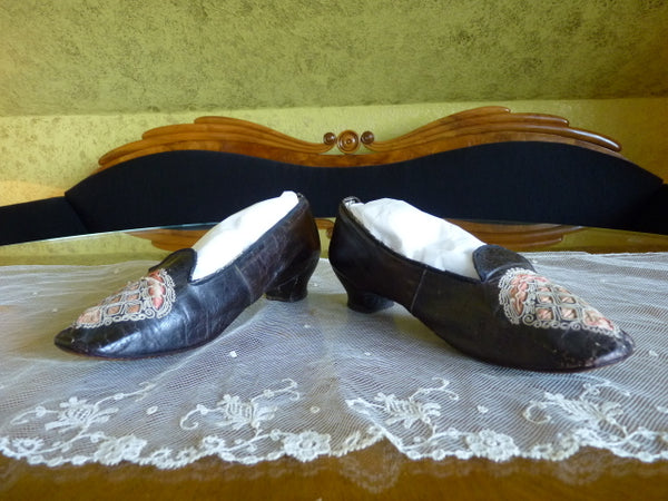Black Glacé Kid Slippers, pink silk, ca. 1855-1865