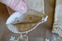 Gants Biedermeier anciens, datés de 1839