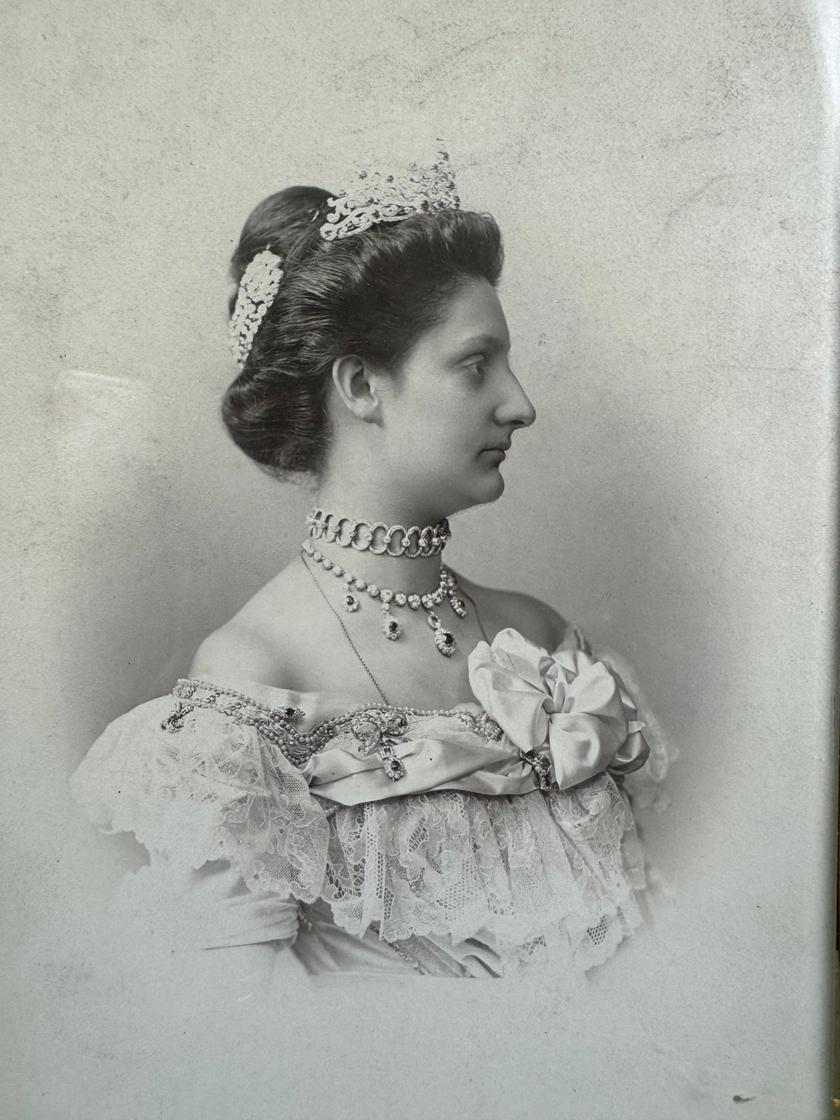KÖNIGLICHER Trauerhut und Schleier, aus dem Besitz der Herzogin Maria Immakulata von Württemberg, geborene Erzherzogin von Österreich, Stuttgart, ca. 1901