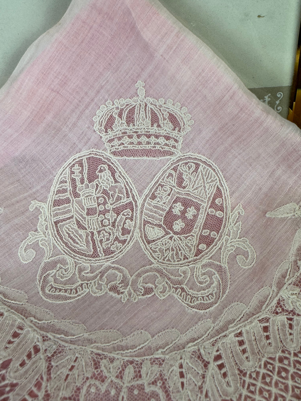 ROYAL Lace Handkerchief with a double coat of arms under a crown: Austria-Tuscany and Bourbon-Sicily, ca. 1861