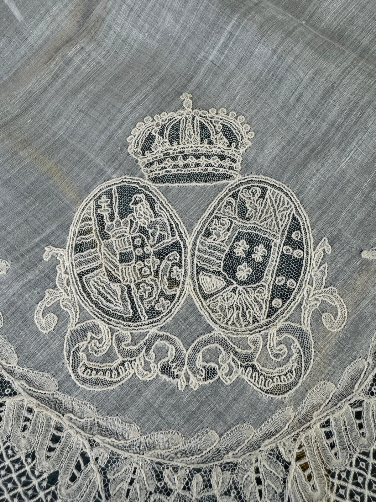 ROYAL Lace Handkerchief with a double coat of arms under a crown: Austria-Tuscany and Bourbon-Sicily, ca. 1861