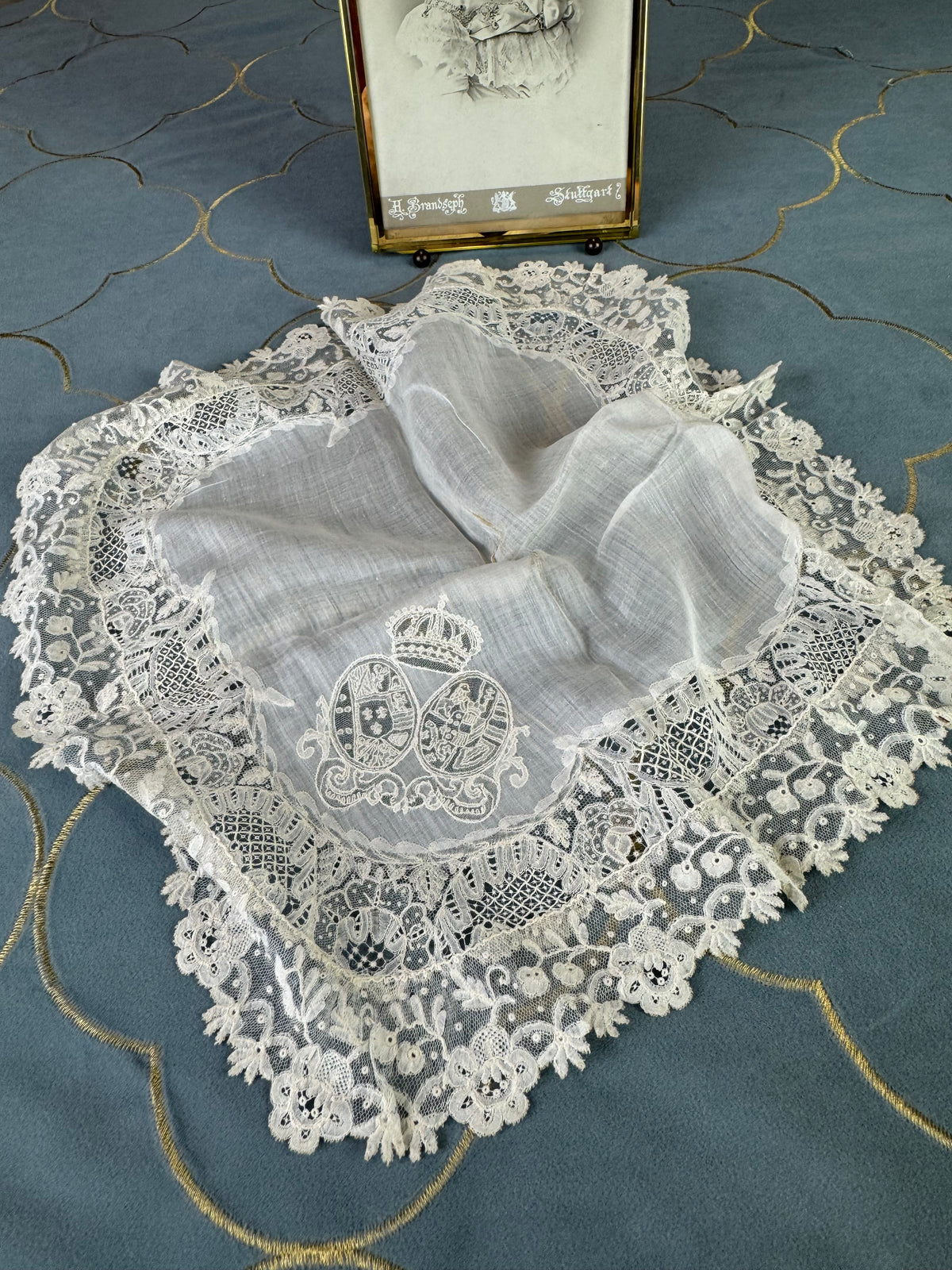 ROYAL Lace Handkerchief with a double coat of arms under a crown: Austria-Tuscany and Bourbon-Sicily, ca. 1861