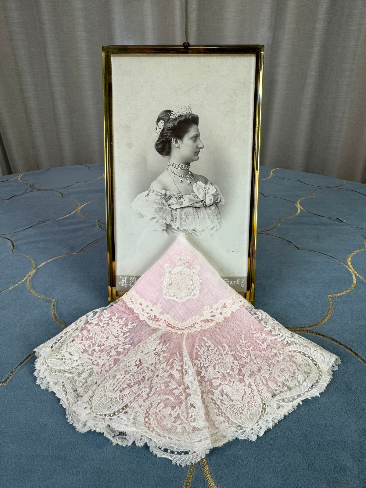 ROYAL Lace Handkerchief with a coat of arms from Austria-Tuscany, ca. 1860