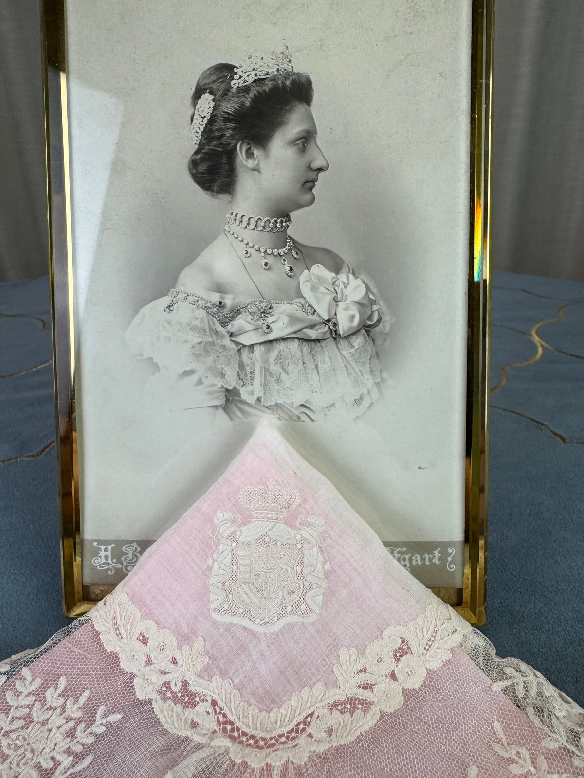 ROYAL Lace Handkerchief with a coat of arms from Austria-Tuscany, ca. 1860