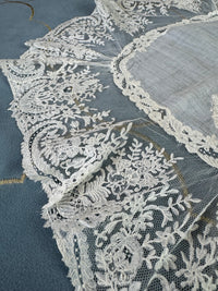 ROYAL Lace Handkerchief with a coat of arms from Austria-Tuscany, ca. 1860