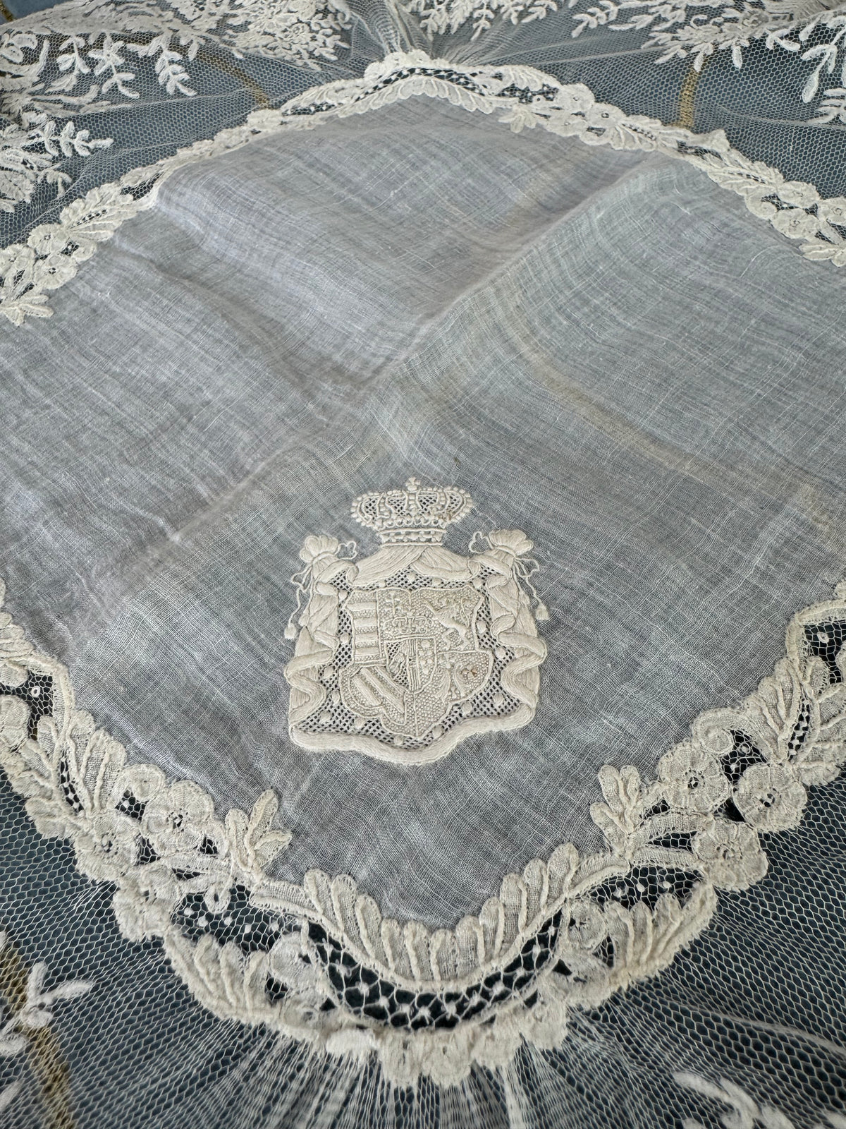 ROYAL Lace Handkerchief with a coat of arms from Austria-Tuscany, ca. 1860