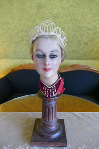 Red Velvet Collar, ca. 1895