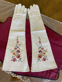 Gants brodés anciens SWELLY, Paris, vers 1915