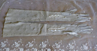 Gants d'opéra anciens, vers 1890-1910