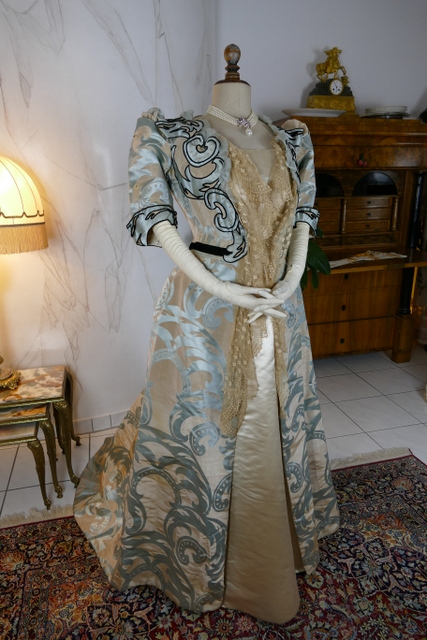 GUSTAV BEER Evening Gown, Paris, ca. 1905 - www.antique-gown.com