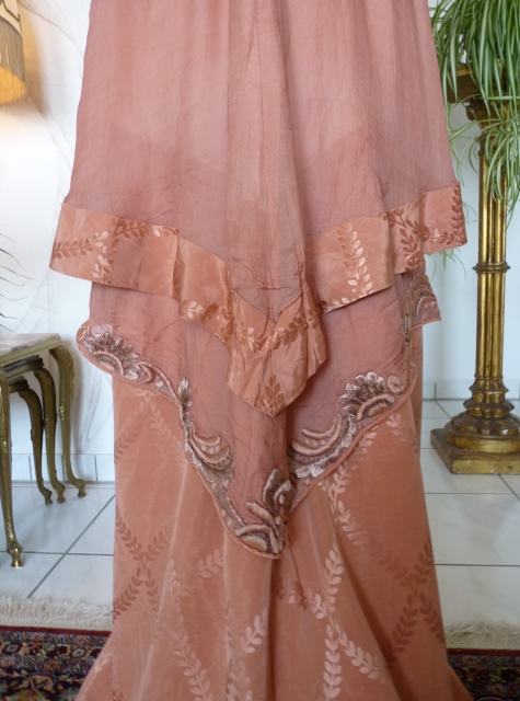 Elegant Evening Gown, ca. 1912 - www.antique-gown.com