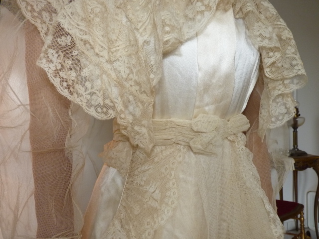 Silk Satin Wedding Gown with Train, ca. 1913 - www.antique-gown.com