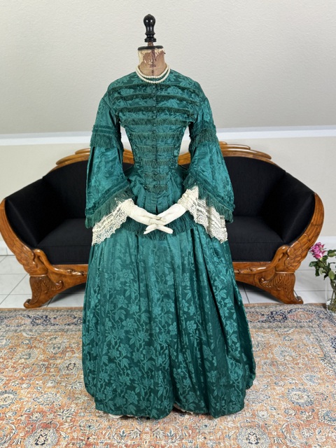 antique visiting gown 1859